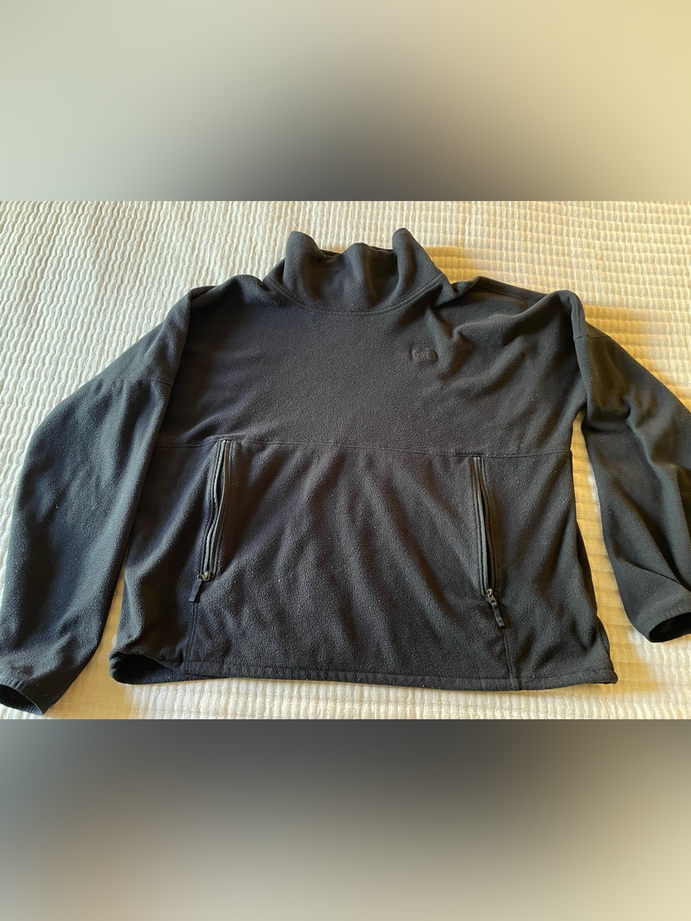 The North Face women’s Black Fleece Pullover